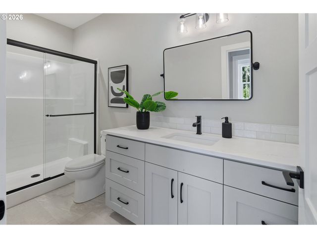 476 Ne 58TH Ave, Hillsboro, OR 97124
