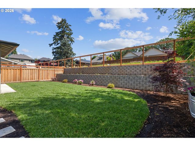 476 Ne 58TH Ave, Hillsboro, OR 97124