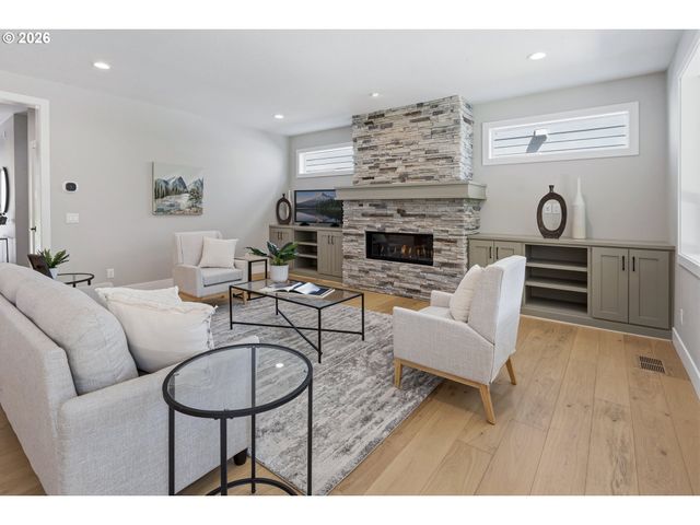 476 Ne 58TH Ave, Hillsboro, OR 97124