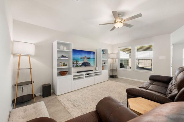 10402 Deussen Lane, Texas City, TX 77591