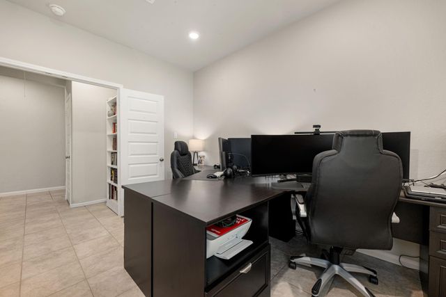 10402 Deussen Lane, Texas City, TX 77591