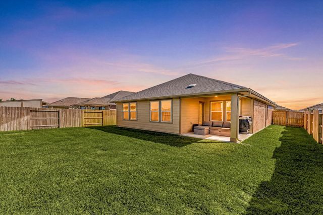 10402 Deussen Lane, Texas City, TX 77591