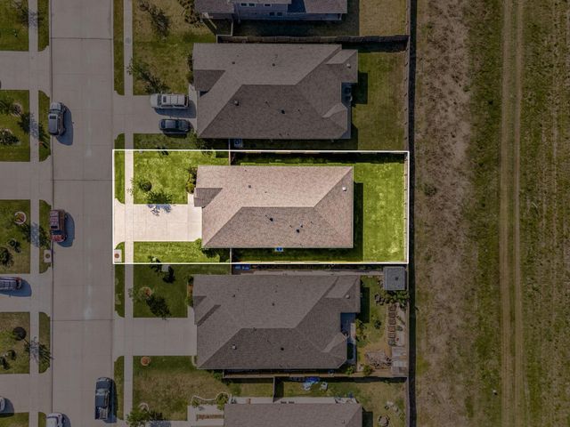 10402 Deussen Lane, Texas City, TX 77591