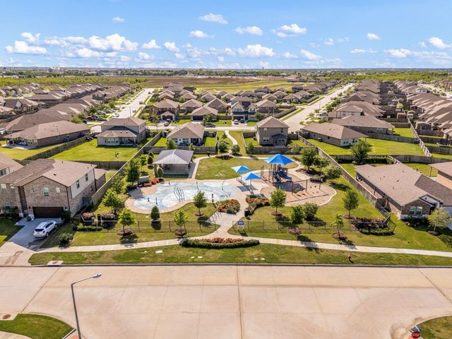 10402 Deussen Lane, Texas City, TX 77591