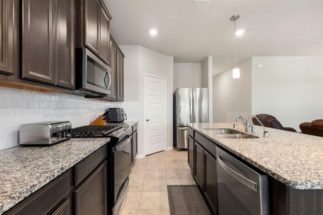 10402 Deussen Lane, Texas City, TX 77591