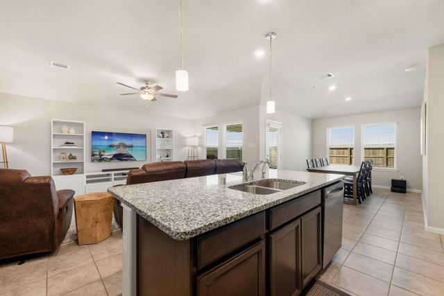 10402 Deussen Lane, Texas City, TX 77591