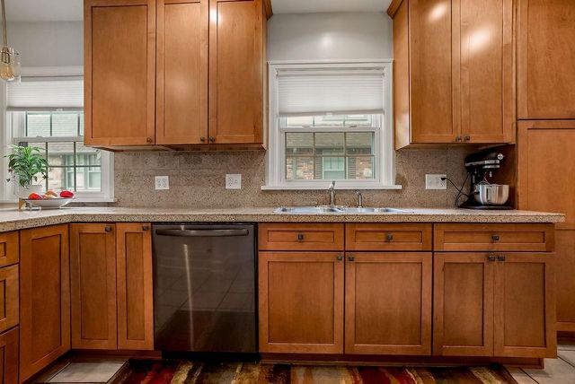 215 E 73rd Street, Kansas City, MO 64114