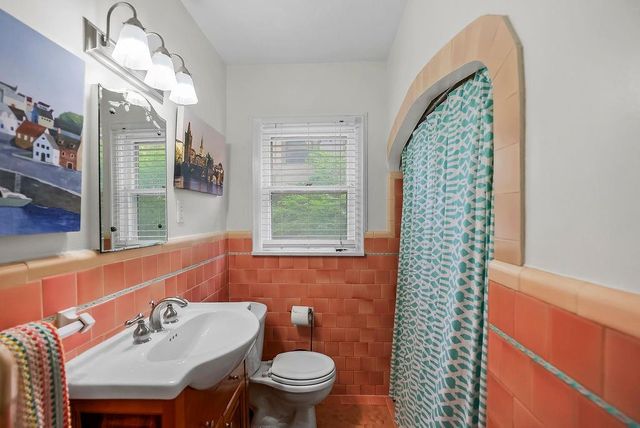 215 E 73rd Street, Kansas City, MO 64114