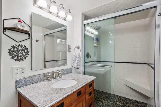 215 E 73rd Street, Kansas City, MO 64114