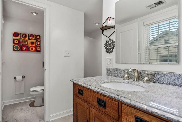 215 E 73rd Street, Kansas City, MO 64114