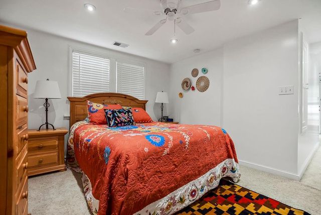 215 E 73rd Street, Kansas City, MO 64114