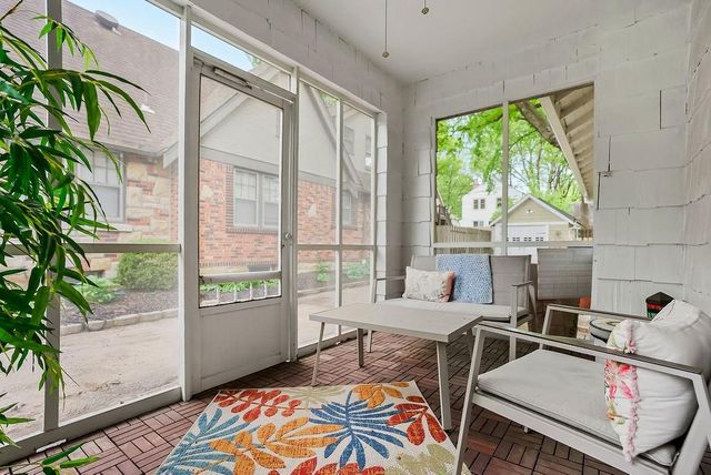 215 E 73rd Street, Kansas City, MO 64114