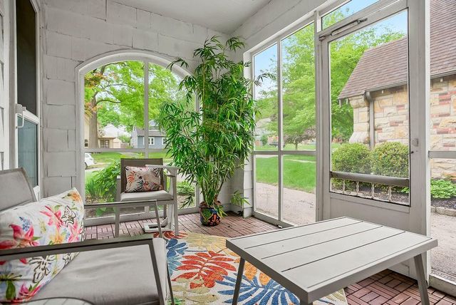 215 E 73rd Street, Kansas City, MO 64114