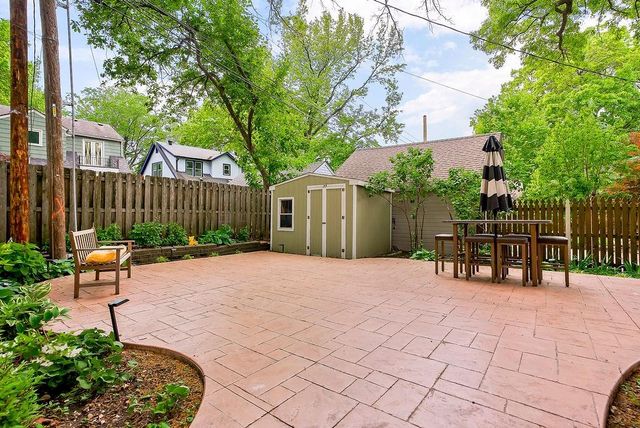 215 E 73rd Street, Kansas City, MO 64114