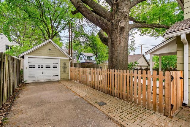 215 E 73rd Street, Kansas City, MO 64114