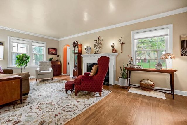 215 E 73rd Street, Kansas City, MO 64114