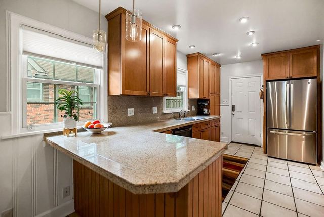 215 E 73rd Street, Kansas City, MO 64114