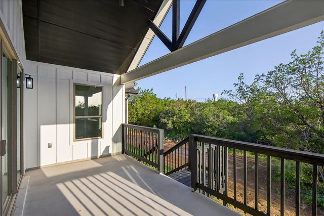 137 Granitecastle DR, Granite Shoals, TX 78654