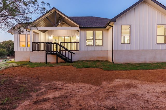 137 Granitecastle DR, Granite Shoals, TX 78654