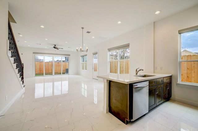 2133 Naomi Street B, Houston, TX 77054