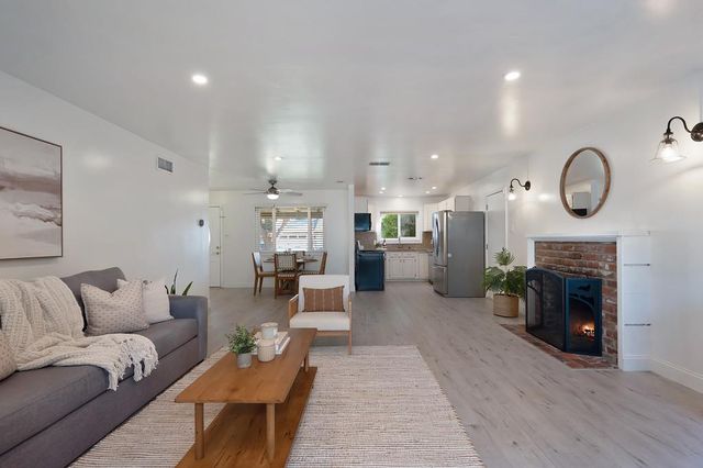 3129 Murchison Way, Carmichael, CA 95608