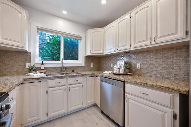 3129 Murchison Way, Carmichael, CA 95608