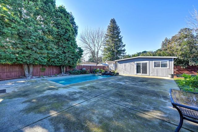 3129 Murchison Way, Carmichael, CA 95608