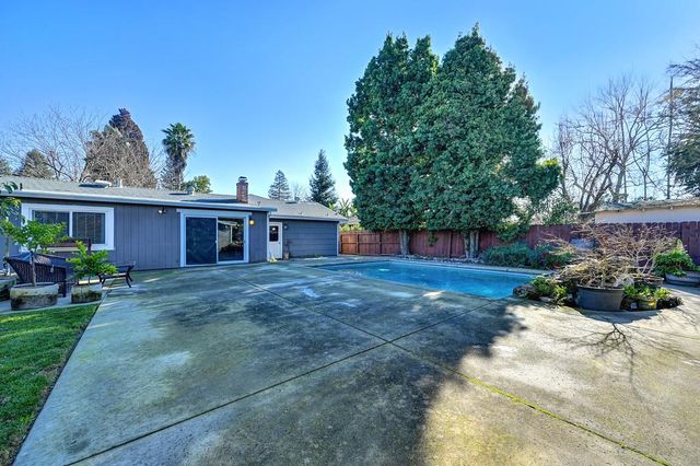 3129 Murchison Way, Carmichael, CA 95608