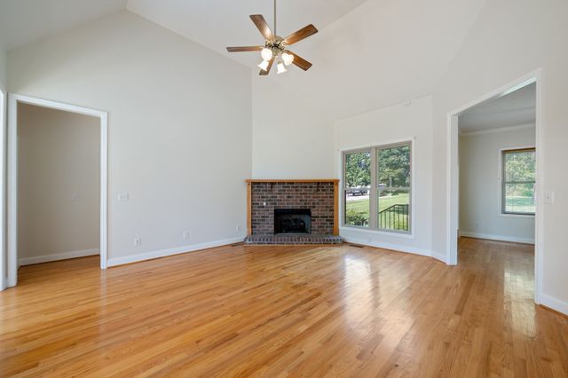1026 Madison Creek Rd, Goodlettsville, TN 37072