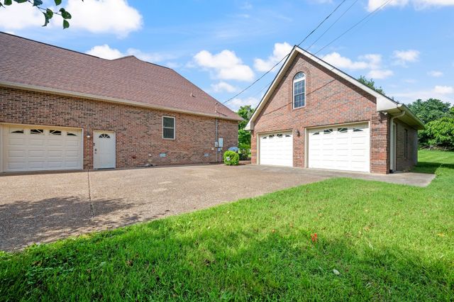 1026 Madison Creek Rd, Goodlettsville, TN 37072