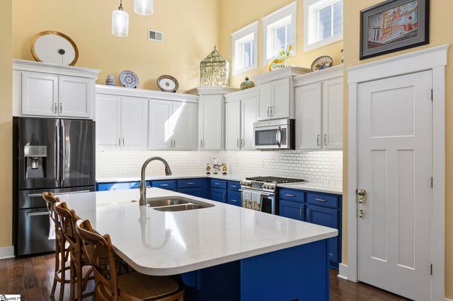 201 Rolling Creek Court, Taylors, SC 29687