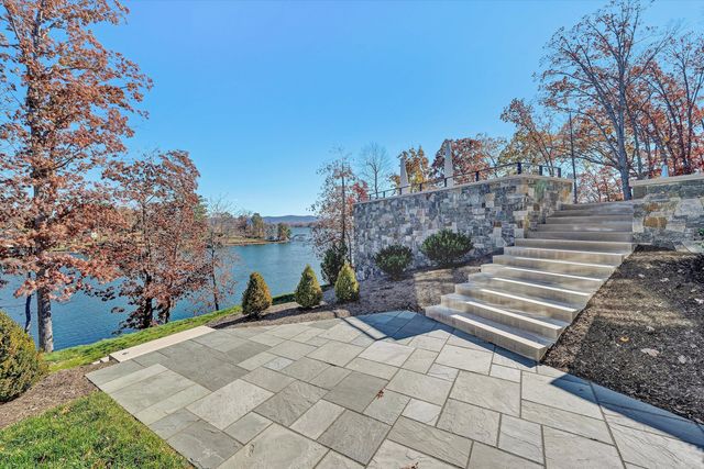 128 Oaklawn DR, Moneta, VA 24121