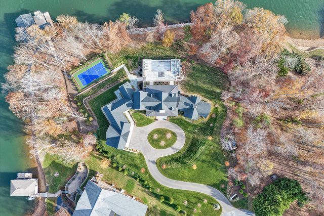 128 Oaklawn DR, Moneta, VA 24121