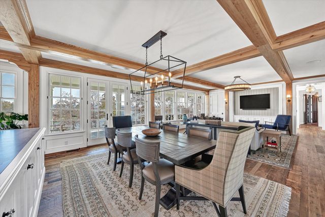 128 Oaklawn DR, Moneta, VA 24121