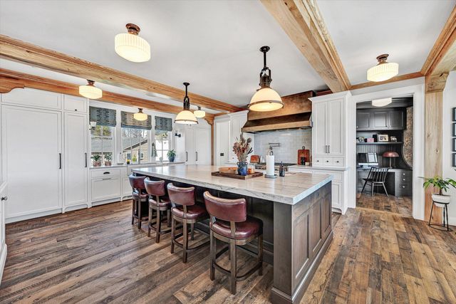 128 Oaklawn DR, Moneta, VA 24121