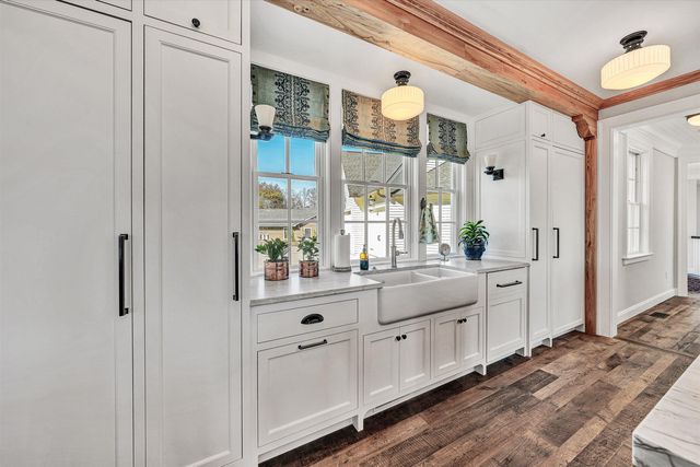 128 Oaklawn DR, Moneta, VA 24121