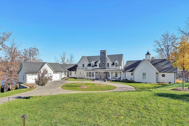 128 Oaklawn DR, Moneta, VA 24121