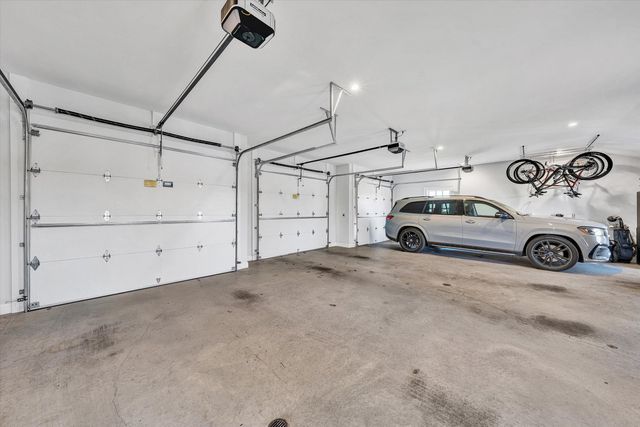 128 Oaklawn DR, Moneta, VA 24121