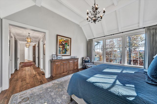 128 Oaklawn DR, Moneta, VA 24121