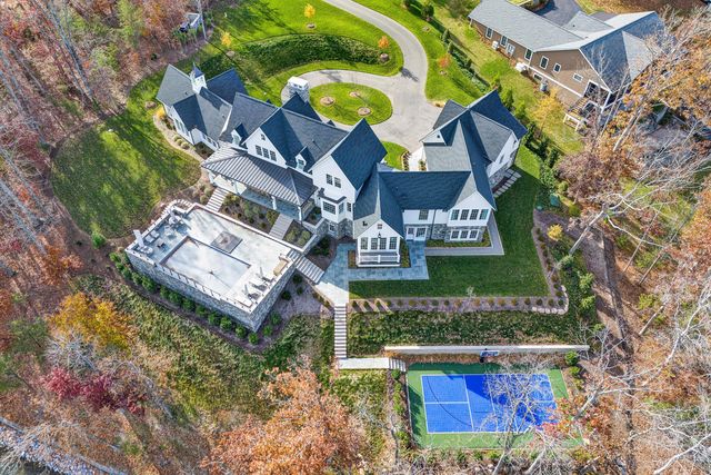 128 Oaklawn DR, Moneta, VA 24121