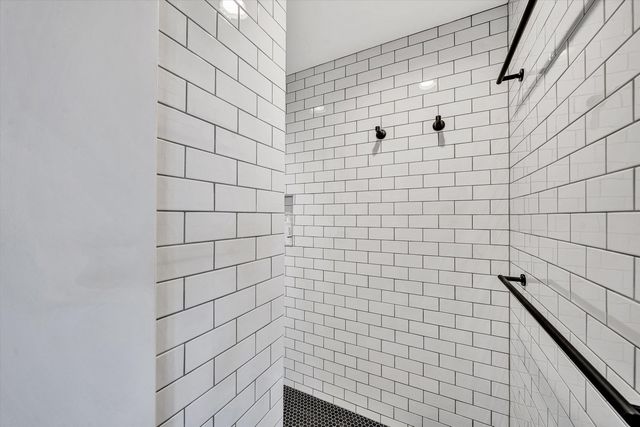 128 Oaklawn DR, Moneta, VA 24121