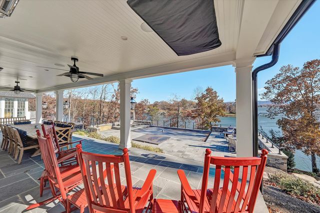 128 Oaklawn DR, Moneta, VA 24121