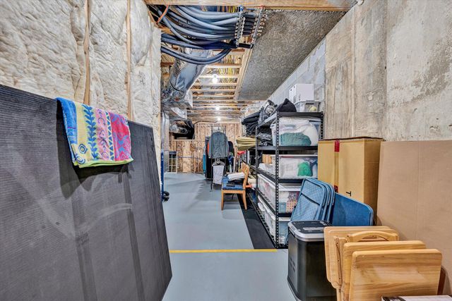 128 Oaklawn DR, Moneta, VA 24121