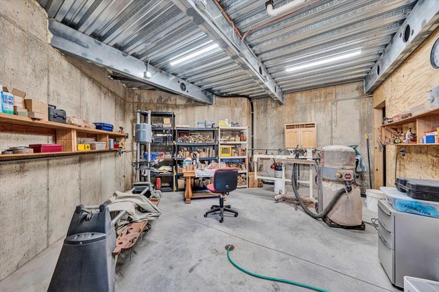 128 Oaklawn DR, Moneta, VA 24121