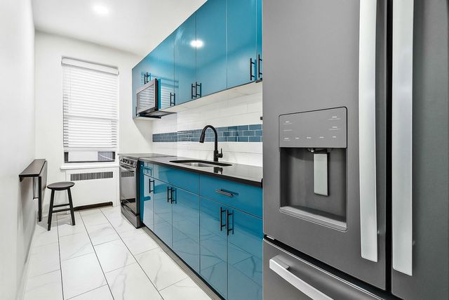 3420 83rd St Apt 4F, New York City, NY 11372