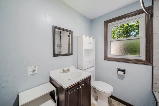 180 DENHARDT AVENUE, Neenah, WI 54956