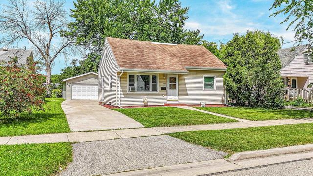 180 DENHARDT AVENUE, Neenah, WI 54956