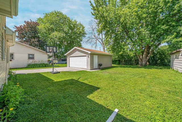 180 DENHARDT AVENUE, Neenah, WI 54956