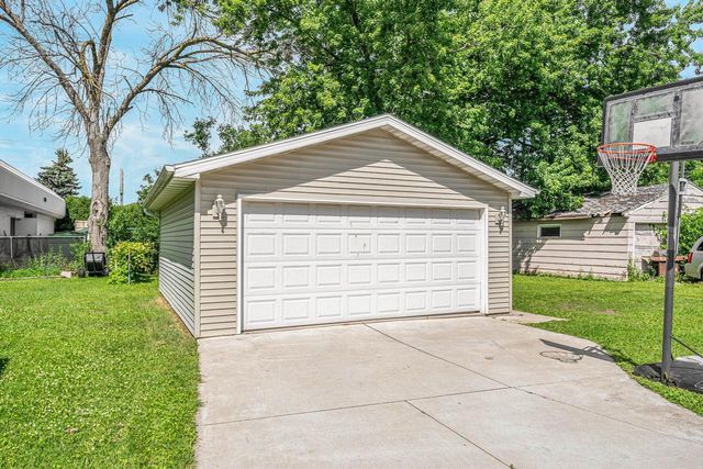 180 DENHARDT AVENUE, Neenah, WI 54956