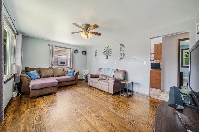 180 DENHARDT AVENUE, Neenah, WI 54956